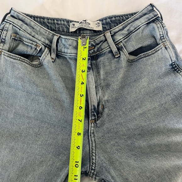 Hollister Curvy Mom Jean Size 28 - Picture 3 of 5